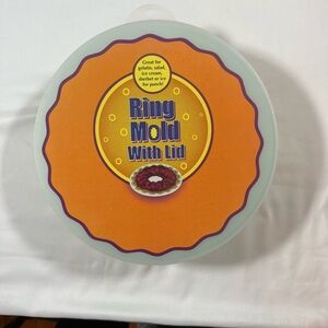 Ring Mold with Secure Lid